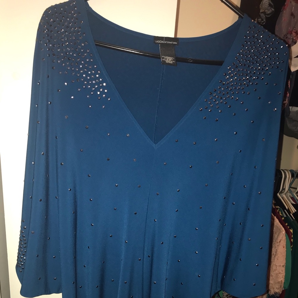 Great party dress- great color and comfortable